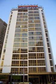 Hôtel de luxe à vendre au centre du Caire, juste en face du Nil