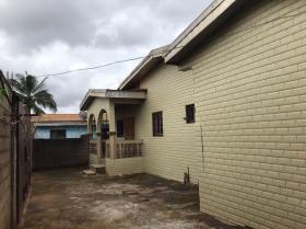 A vendre maison de 4 chambres simple - actuellement en location