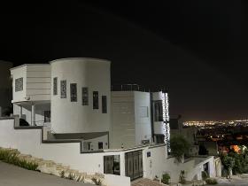 Villa sur les hauteurs prisées des montagnes, proche grand avenue Hedi Nouira
