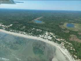 Belle propriété en bord de mer à vendre avec aérodrome privé