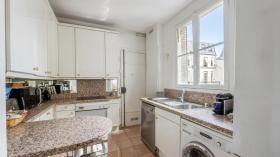 Elégant appartement de 113m2 adresse prestigieuse Paris 7ème