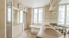 Elégant appartement de 113m2 adresse prestigieuse Paris 7ème
