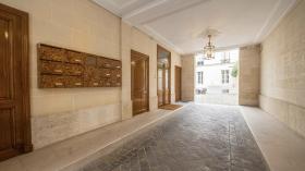 Elégant appartement de 113m2 adresse prestigieuse Paris 7ème
