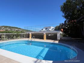 Maison avec vue mer et piscine - Location longue durée