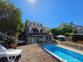 Maison avec vue mer et piscine - Location longue durée