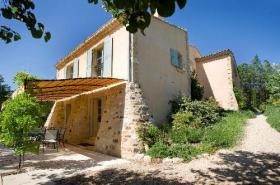 Belle demeure Provençale sur 2 hectares 300 - 7 chambres - Piscine 15 m x 7 m