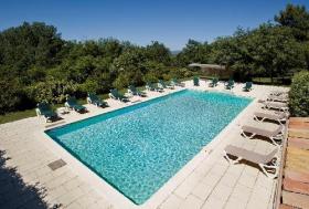 Belle demeure Provençale sur 2 hectares 300 - 7 chambres - Piscine 15 m x 7 m