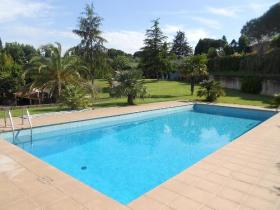 Rome - Villa de 600 m2 sur 3 étages avec 4 appartements, piscine 60 m2 et parc de 2000 m2 