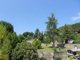 Rome - Villa de 600 m2 sur 3 étages avec 4 appartements, piscine 60 m2 et parc de 2000 m2 