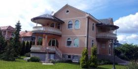 Deux maisons idéalement situées à Petrovaradin