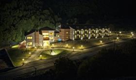 Hôtel de luxe à vendre sur les pentes de la montagne Kaimaktsalan