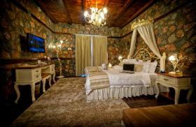 Hôtel de luxe à vendre sur les pentes de la montagne Kaimaktsalan