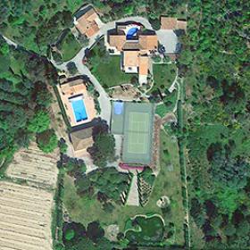 Superbe ensemble immobilier néo provençal, composé de 4 maisons pour une surface habitable de 750m2