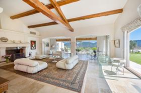Superbe ensemble immobilier néo provençal, composé de 4 maisons pour une surface habitable de 750m2