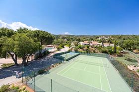Superbe ensemble immobilier néo provençal, composé de 4 maisons pour une surface habitable de 750m2