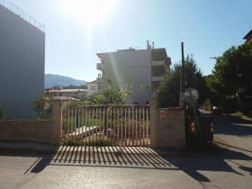 Terrain à bâtir pour un bâtiment de 665 m2, face à la mer
