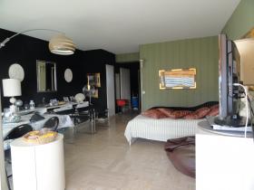 Studio étage très élevé avec vue mer panoramique