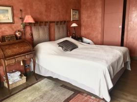 Appartement avec grand balcon - une vue mer panoramique
