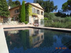 Propriété unique à Mougins - 2 Villas avec vue sur la mer