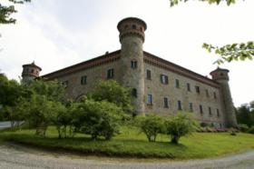 Exceptionnel Château à très fort potentiel situé dans la Province de Piacenza