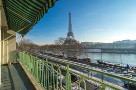 Vue Tour Eiffel et Seine très bel appartement au plan parfait