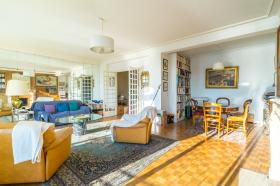 Vue Tour Eiffel et Seine très bel appartement au plan parfait