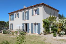 A vendre magnifique maison en parfait état avec piscine