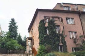 Maison multi-appartements dans un quartier résidentiel d'une localité prestigieuse de Prague
