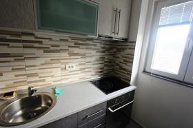 Appartement lumineux de deux chambres à Budva à vendre