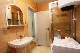 Appartement lumineux de deux chambres à Budva à vendre