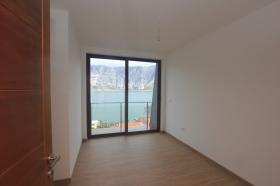 Appartement à vendre près de la baie de Boka avec vue mer