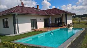 Maison de vacances L-Bungalow avec piscine