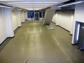 Grand magasin de 5 étages dans le centre d'Ostrava en République Tchèque