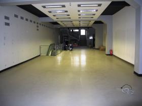 Grand magasin de 5 étages dans le centre d'Ostrava en République Tchèque