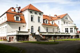 Palace von Grelle - Château moderne de luxe entièrement rénové à vendre