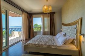 Villa avec vue panoramique spectaculaire sur la mer