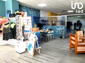 Centre de plongée - local de 200 m2 est situé a 100 m de la plage