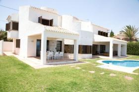 Villa en première ligne avec vue sur la mer