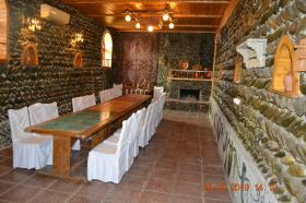 À vendre 2000 m2 bâtiments, 1700 m2 surface de restaurant à Aghmashenebeli, Tbilissi