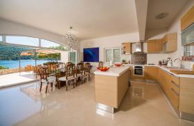 Villa front de mer sur la Riviera de Dubrovnik à vendre par le propriétaire