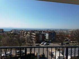 Luxueux appartement neuf de 3 chambres à 300 mètres de la plage à Sarafovo, Bourgas