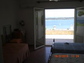Maison avec vue imprenable sur la mer dans l'île historique de Spetses