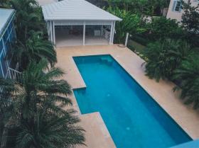 Villa Aurora, une retraite privée à Lyford Cay, Nassau, Bahamas