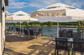 À vendre petit parc d'attractions avec restaurant à usage commercial