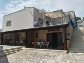 Belle villa en Italie à 50 mètres de la plage, 6 appartements individuels