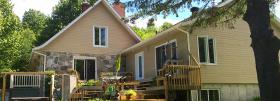 Maison multi-familiale à vendre avec revenu, sur propriété de 15 ha