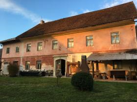 A vendre propriété ancienne et terrain à bâtir - opportunité de projet d'investissement