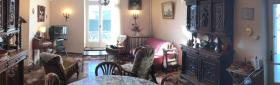 Maison bourgeoise avec terrains constructibles et 118 m2 de dépendances