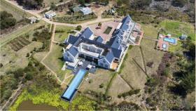 Une maison de campagne familiale unique avec un style extraordinaire