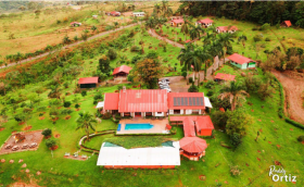 Maison avec 81 acres de forêt et plusieurs cascades